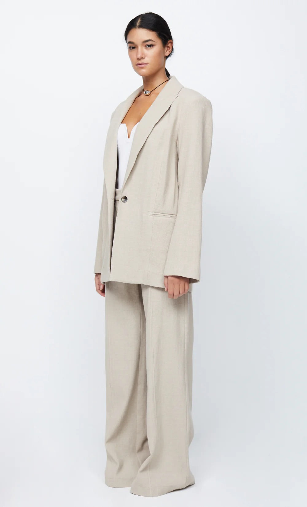 Manon Pant - Almond